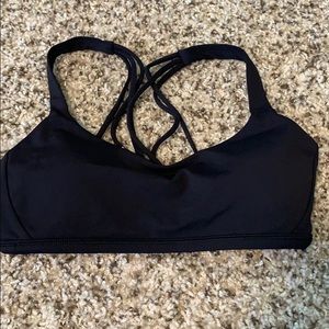 Lululemon Free To Be zen bra size 4